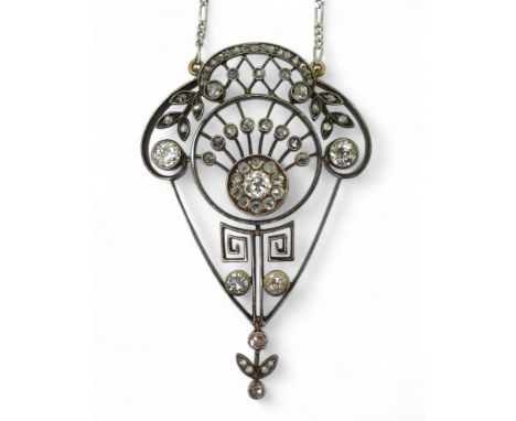 A RUSSIAN ART NOUVEAU PENDANT Stamped with the makers mark IP for Julius Rappoport of St Petersburg 1883-1916, stamped with t