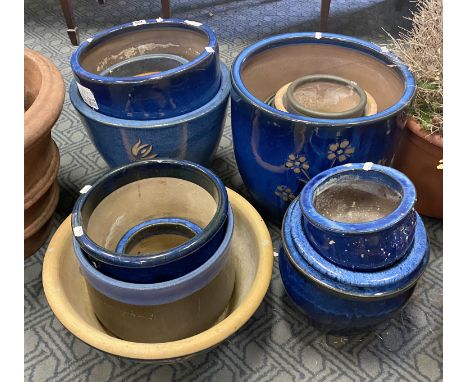 COLLECTION OF CERAMIC POTS