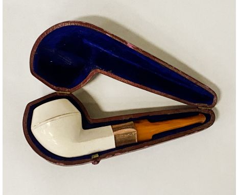 CASED PIPE WITH 9CT GOLD &amp; AMBER