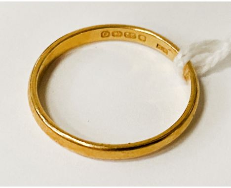 22CT GOLD RING - APPROX 1.9 GRAMS SIZE K 