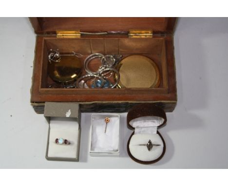 A SMALL COLLECTION OF JEWELLERY, to include silver ring, stick pin, etc