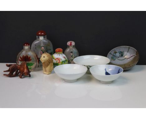 Small box of oriental items to include snuff bottles and netsuke etc 