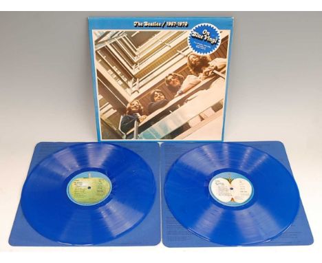 The Beatles, 1967/1970, blue vinyl YEX 909 - 6 / 910 - 5 / 911 - 2 / 912 - 3, with inners in stickered gatefold sleeve. (1)Co