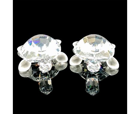 Part of the In The Secret Garden series. Lead clear crystal miniature figures that reflect light in amazing ways with frosted