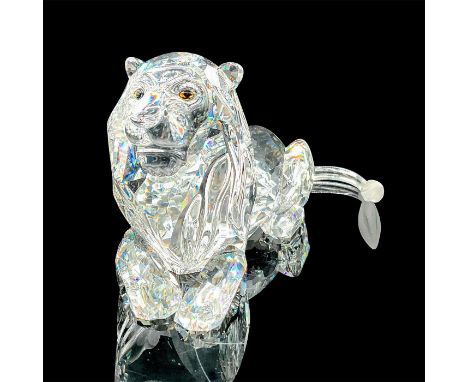 Final piece of the Inspiration Africa trilogy. Annual edition lead clear crystal lion seated gracefully with frosted crystal.