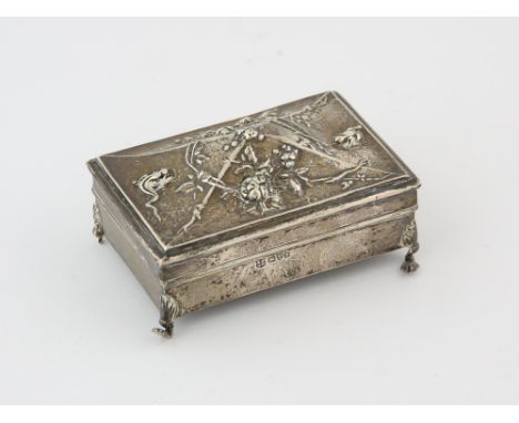Edward VII silver ring box the domed cover embossed with a frog and by George Nathan & Ridley Hayes, Chester 1906 gross weigh
