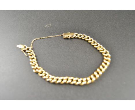 A yellow metal (tests as 9ct gold) chain link bracelet - approx weight 10.9g CONDITION REPORT: Good condition.