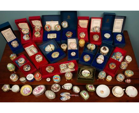 A large collection of assorted Halcyon Days enamel trinket boxes including twenty-one trinket boxes, three Crummles trinket b