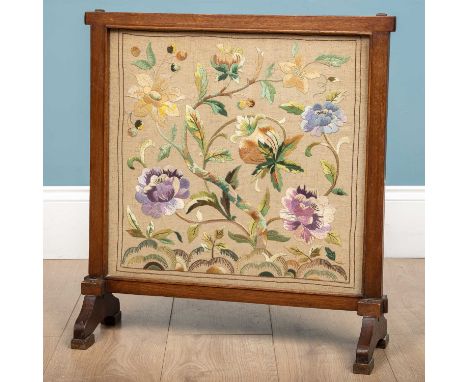 A silk tapestry fire screen, mahogany, depicting floral motifs, 60cm high x 56cm wideGood used condition.