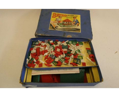 Bayko Building Set, box at fault, contents well used, fair