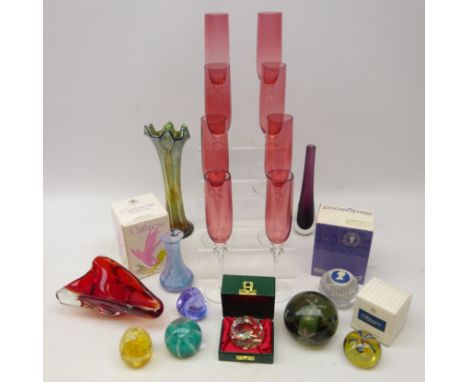 Set of eight champagne flute with cranberry glass bowls, Swarovski Xmas 1983 paperweight, boxed, Caithness paperweights, Vict