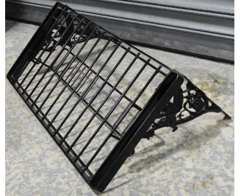 METAL WIRE SHELF WITH CHERUB BRACKETS  