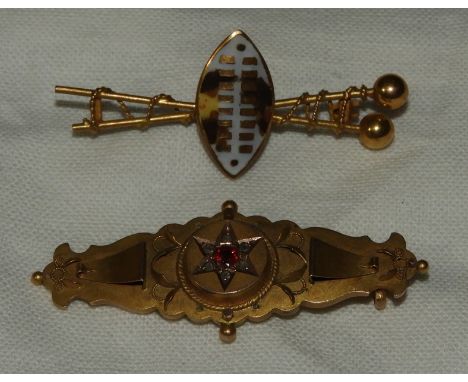 9CT GOLD SINGLE RUBY BROOCH (NO PIN) &amp; 9CT GOLD SHIELD BROOCH 4.27G GROSS  