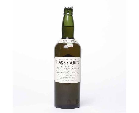 BLACK &amp; WHITE Blended Buchanan's Choice Old Scotch Whisky, Glentauchers Distillery, spring cap but with no foil seal. 30 