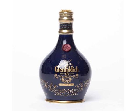 GLENFIDDICH ANCIENT RESERVE AGED 18 YEARS DECANTER Single Malt Scotch Whisky. 700ml, 43% volume, in blue ceramic decanter.