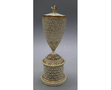 A Worcester reticulated pedestal vase and cover, height 28cm, unmarked