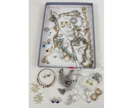 A tray of mostly modern stone set and diamante jewellery. To include large bird pendant, stud and drop style earrings, neckla