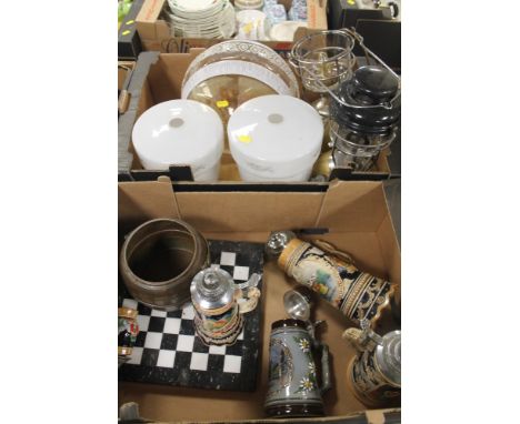 TWO TRAYS OF ASSORTED SUNDRIES TO INCLUDE STEINS, LIGHT SHADES ETC. 