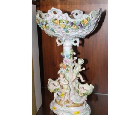 A CAPODIMONTE CERAMIC FIGURATIVE CENTREPIECE 