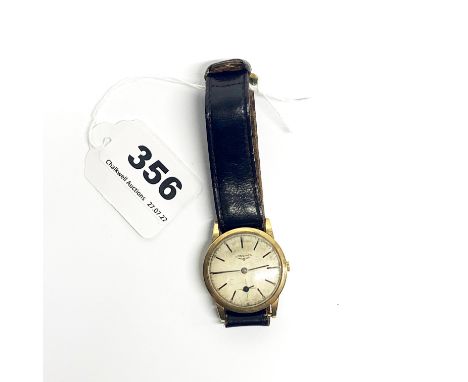 A gent's 9ct gold vintage Longines wristwatch.