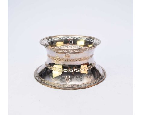 An Irish silver plated dish/potato ring, with pierced decorative borders, 21.5cm diameter