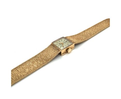 A 9ct HALLMARKED GOLD, VINTAGE LADIES ROTARY WRIST WATCH ON A MILANESE BRACELET STRAP COMPLETE WITH A LADDER CLASP. DATED 197