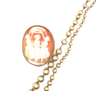 A PORTRAIT CAMEO DEPICTING THE THREE GRACES, SECURED IN AN 9ct STAMPED MOUNT, ASSESSED AS 9ct GOLD, TOGETHER WITH A ROW OF VI