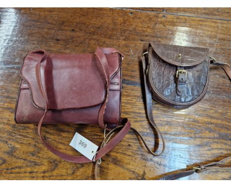 A VINTAGE GUCCI SHOULDER BAG, TOGETHER WITH A SMALL MULBERRY CROSS BODY HANDBAG