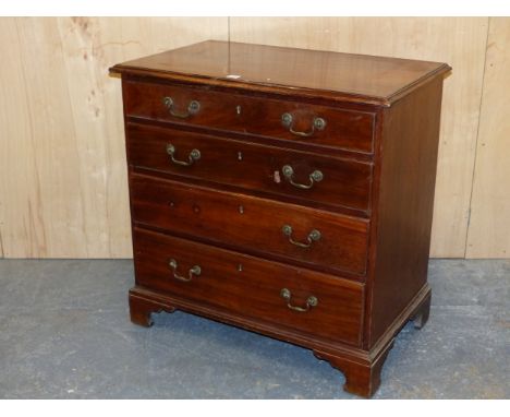 A GEORGE III MAHOGANY CHEST OF FOUR GRADED DRAWERS ON BRACKET FEET.   W 80 x D 49 x H 81cms.