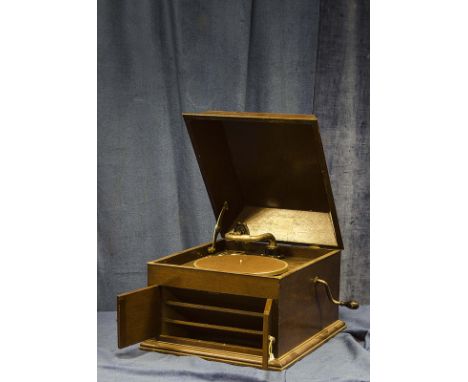 Table grand gramophone: an HMV Model 103 with No. 4 soundbox, in oak case (lid hinge replaced) 