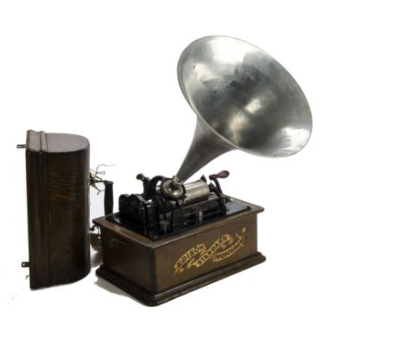 Phonograph: an Edison Standard, Model A No. S854365, with C reproducer, 2-minute gears, banner transfer and alloy horn 