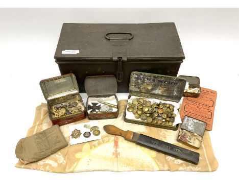 Quantity of cap badges and buttons including Royal Artillery, RASC, Northumberland Fusiliers, Yorkshire Dragoons Y.C. 'button