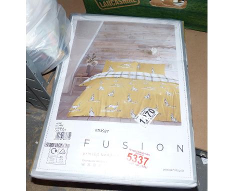 Fusion new double quilt set. P&amp;P Group 1 (£14+VAT for the first lot and £1+VAT for subsequent lots) 