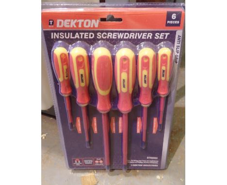 New and unused insulated screwdriver set. P&amp;P Group 1 (£14+VAT for the first lot and £1+VAT for subsequent lots) 
