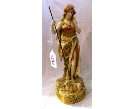 Royal Dux figurine of a female goatherder. P&amp;P Group 2 (£18+VAT for the first lot and £3+VAT for subsequent lots) 