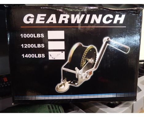 New manual gear winch 1400lbs. P&amp;P Group 2 (£18+VAT for the first lot and £3+VAT for subsequent lots) 
