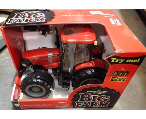 Britains Big Farm tractor. P&amp;P Group 2 (£18+VAT for the first lot and £3+VAT for subsequent lots) 