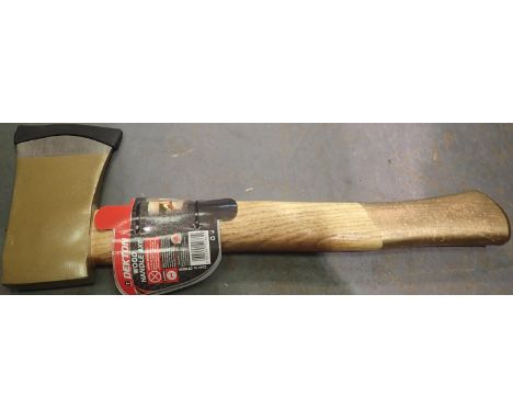 New and unused Dekton wood handled axe. P&amp;P Group 1 (£14+VAT for the first lot and £1+VAT for subsequent lots) 