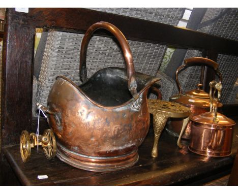 Brass and copper metalware, including kettles, coal scuttle and trivet 