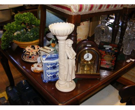 A mixed lot of collectables, including a German Widdop mantel clock  