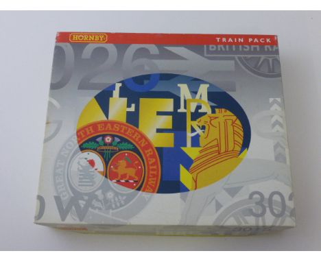 Boxed OO gauge Hornby R2025 Great Western Express Passenger Train Pack with County of Somerset engine and three coaches, nr m