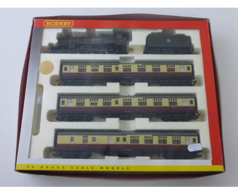 Boxed ltd edn OO gauge Hornby R2133 M The Sudeley Castle Train Pack with Sudeley Castle engine and three coaches, nr mint wit