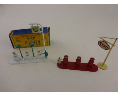 Boxed Matchbox A-1 Accessory Pack BP petrol pumps kit plus unboxed Lesney Esso petrol pumps kit