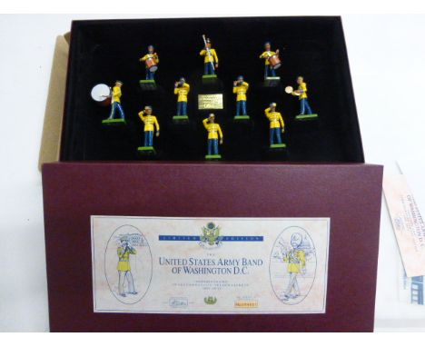 Boxed Britains ltd edn 5391 The United States Army Band of Washington DC 'Pershings Own' in the famous 1954 yellow jackets, e