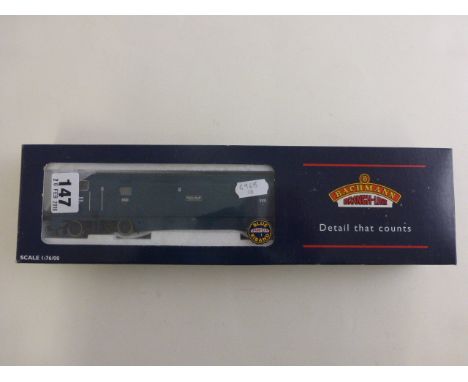 Boxed OO gauge Bachmann 32-054 Warship Diesel D831 Monarch BR Blue engine