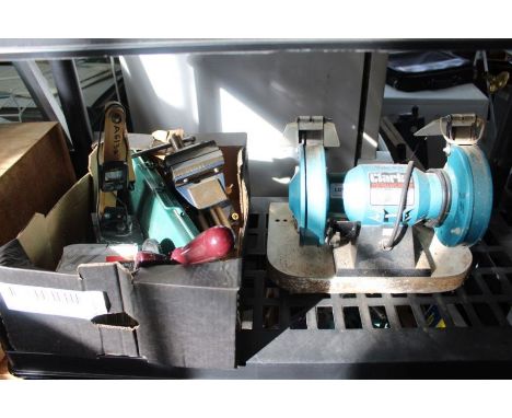 Bench top electric worktop double wheel grinder, together with bench vice&nbsp; other tools