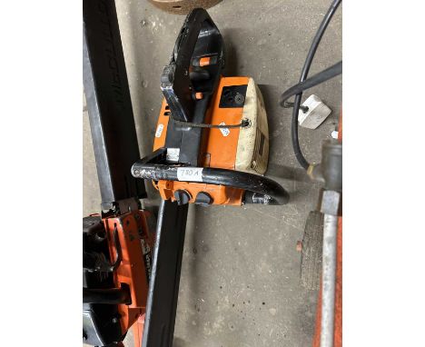 Husky 38VR chainsaw
