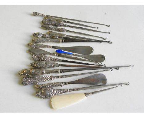 A COLLECTION OF LATE VICTORIAN/EARLY VICTORIAN SILVER HANDLED BUTTON HOOKS, VARIOUS PATTERNS MAKERS AND DATES