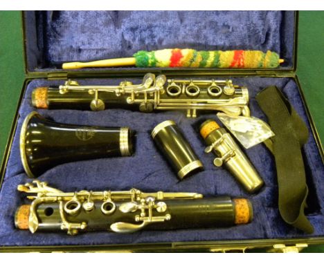 CLARINET IN CASE