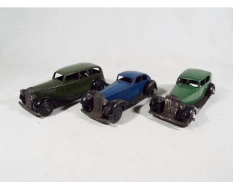 Dinky Toys - a Rover Streamlined Car # 36d, a Daimler # 30c and Vauxhall # 30d, all vg+ - Est £50 - £80